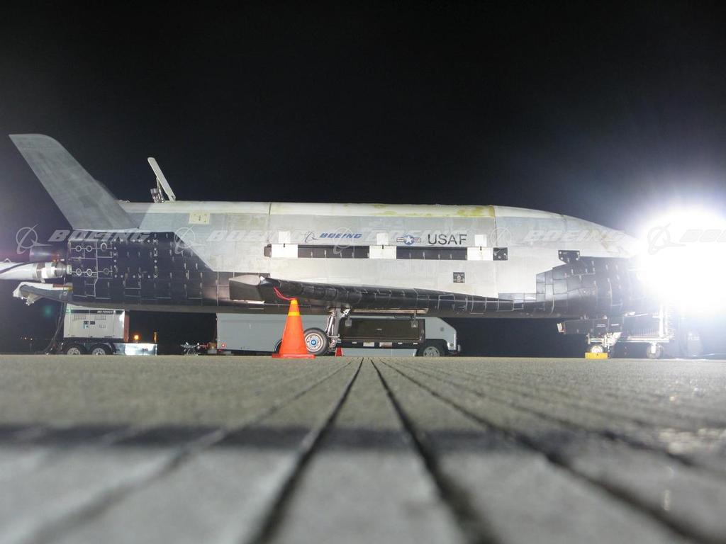 Boeing Images Boeing Built X B Orbital Test Vehicle Successfully