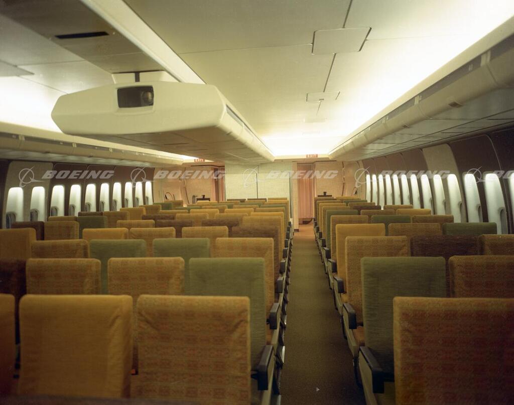 Boeing Images - Boeing 747 Front of Main Cabin - TWA