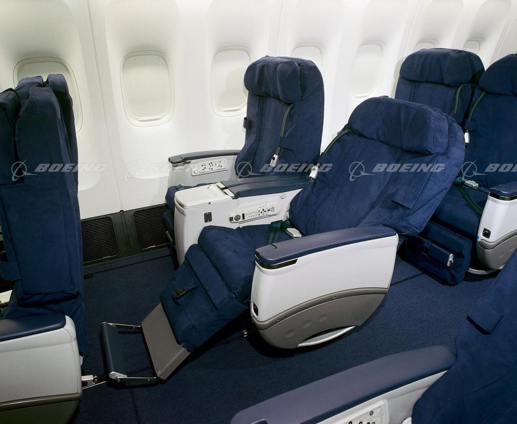 Boeing Images - 777-200ER Business Class Seating