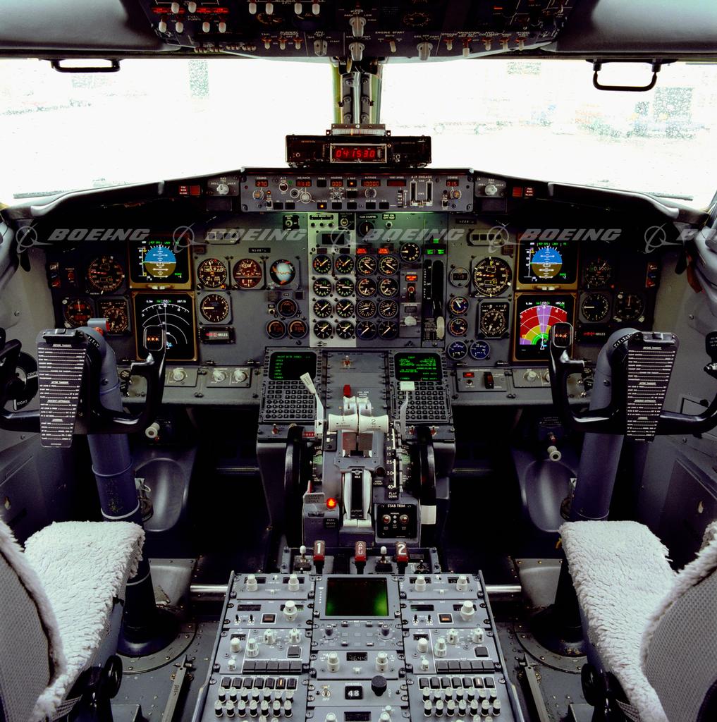 Boeing Images - 737 Classic Flight Deck