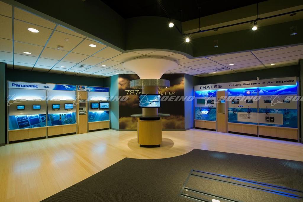 Boeing Images - 787 Dreamliner Gallery IFE Displays