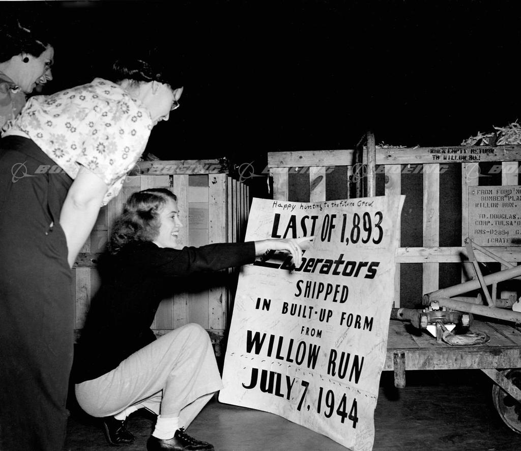 Boeing Images - Douglas Workers With A Banner Commemorating The Last B ...