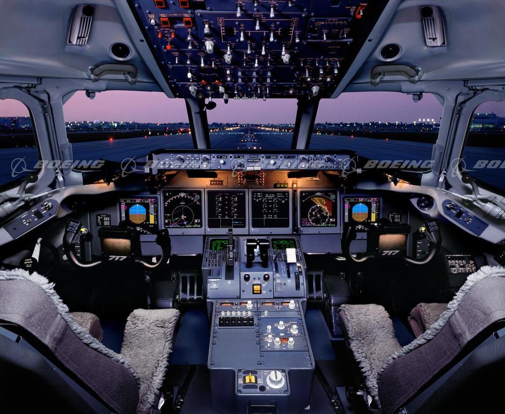 イチページ Boeing Images - 717-200 Flight Deck