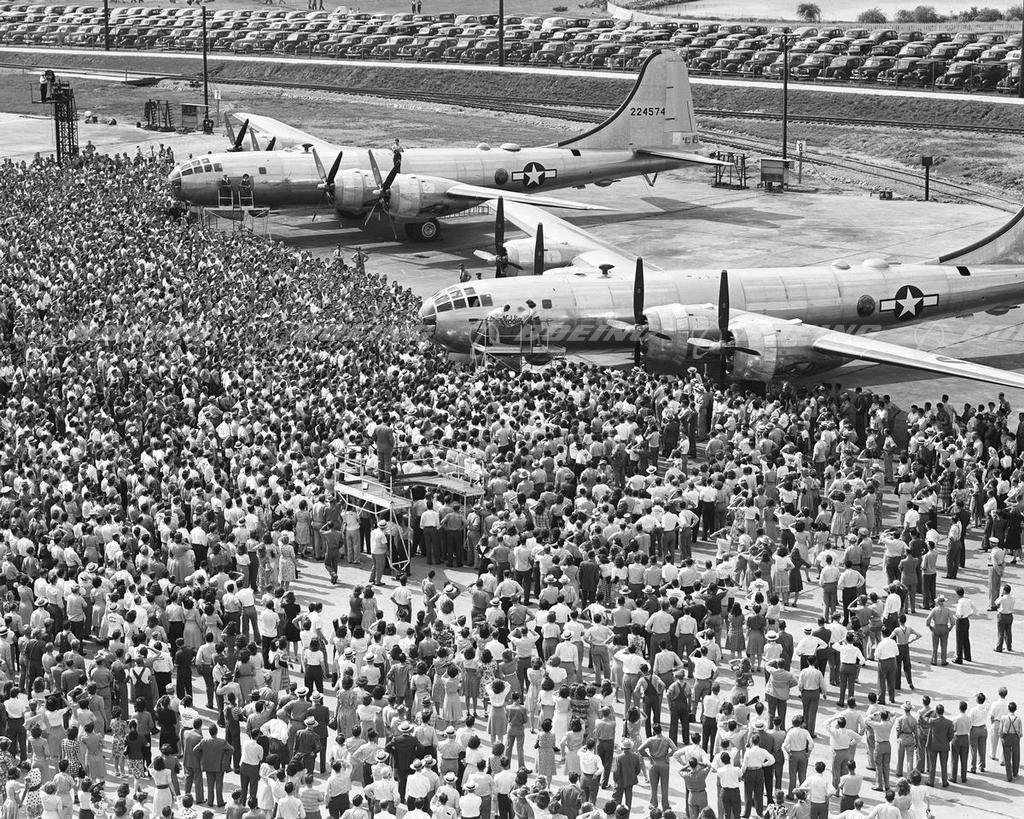 Boeing Images - Eddie Allen Dedication Ceremony With B-29 Superfortresses